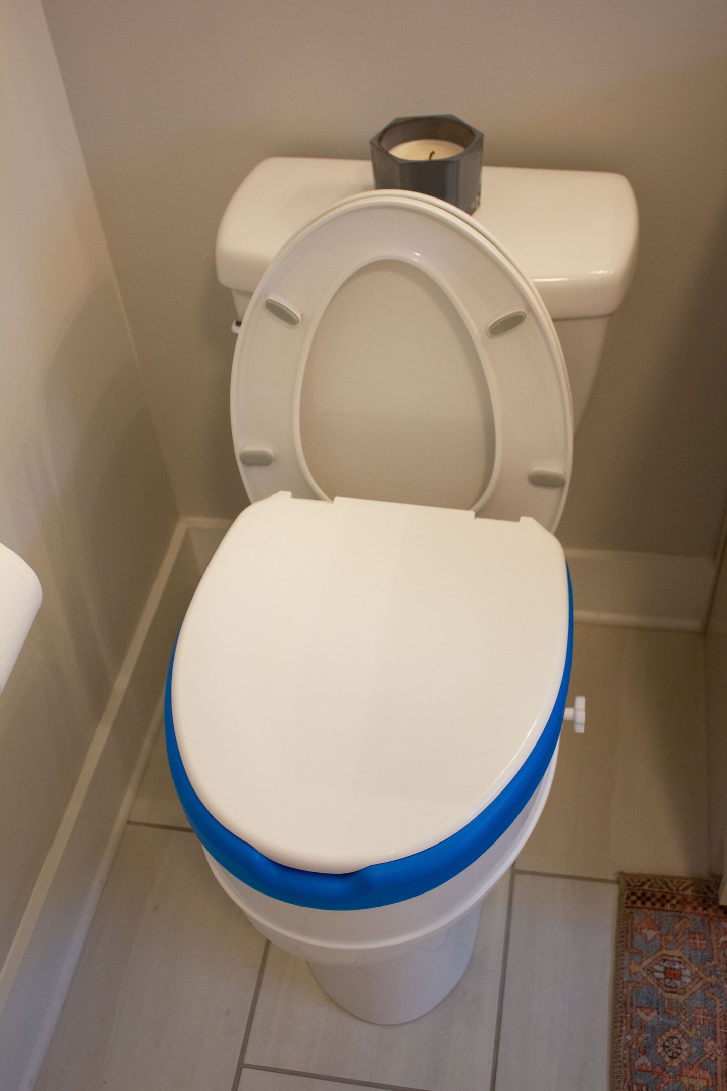 Deluxe, Padded Soft-TOP™ Raised Toilet Seat